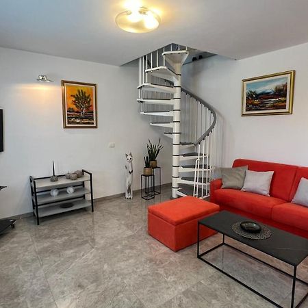 Classy Apartment With Garden View Laura Порторож Екстер'єр фото
