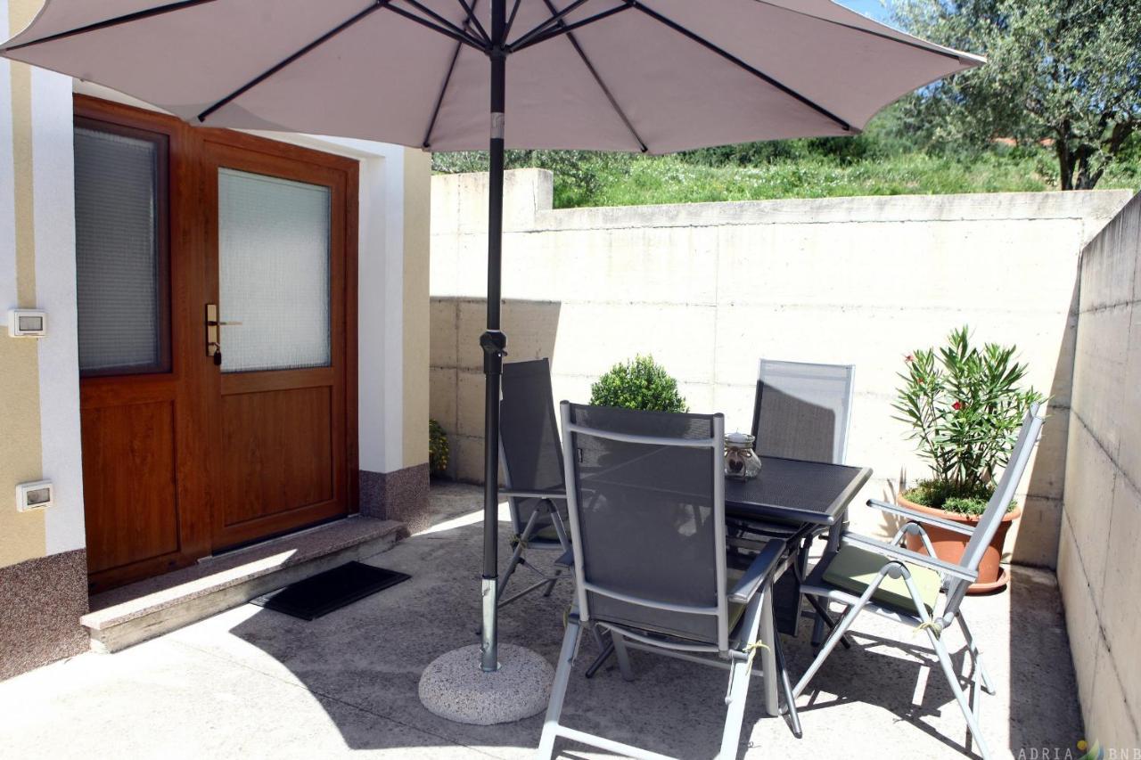 Classy Apartment With Garden View Laura Порторож Екстер'єр фото